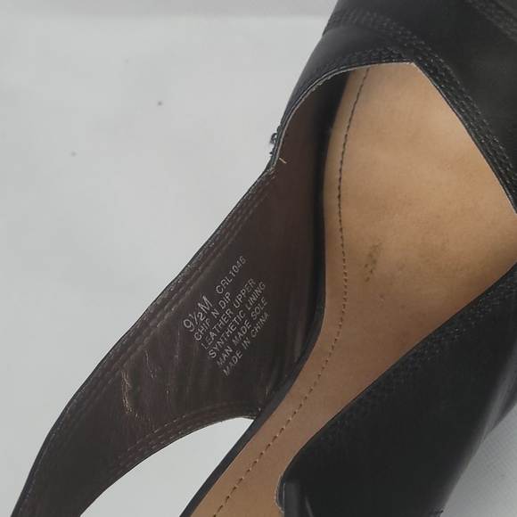 Kenneth Cole 9.5 Black Leather  Peep toe Buckle Strap  Heels - Picture 5 of 5